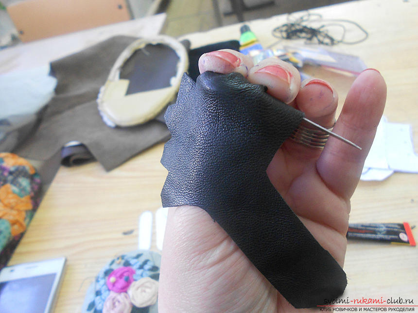 Building a pattern of shoes for the doll and making them .. Photo # 13