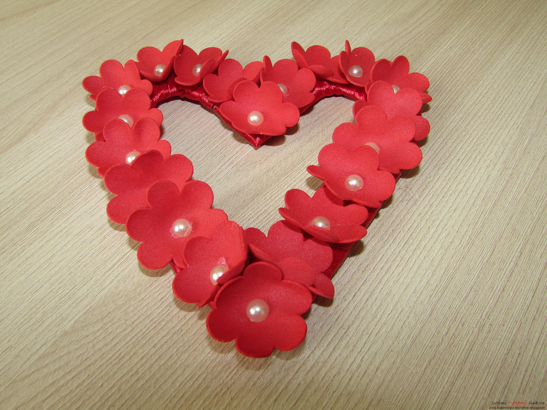 In this master class you will learn how to make an original valentine on February 14th. Picture №10