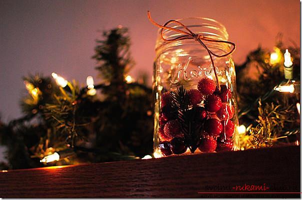 Creating bright and unusual central compositions for the New Year's table, how to make a decorative jar with a candle, creating a central composition with candles and a coniferous wreath .. Photo №14