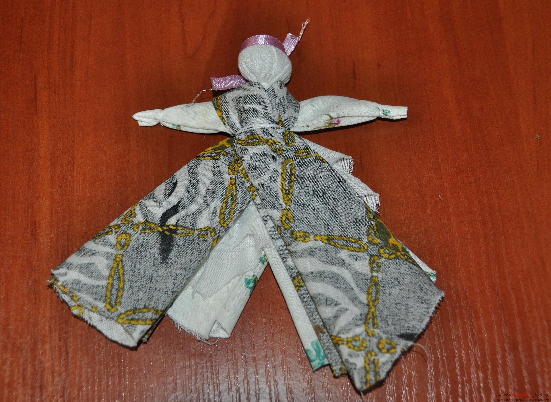 This master class will teach you how to make your own doll-bereginya - a pillar. Photo number 20