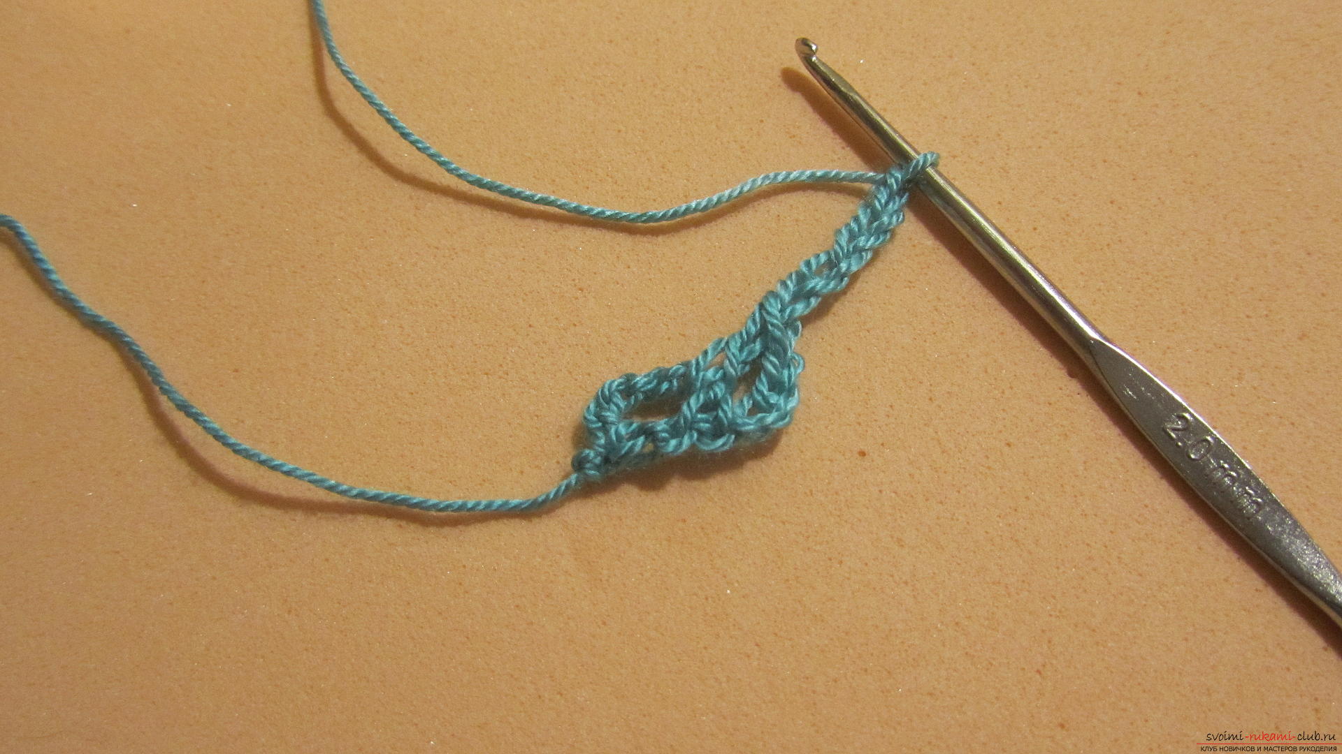 The master class will tell you in detail about crochet work on an openwork scarf. Photo №4