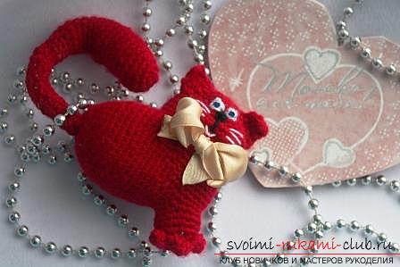 We knit an amigurumi cat in the shape of a heart with our own hands with a photo and description. Photo №1