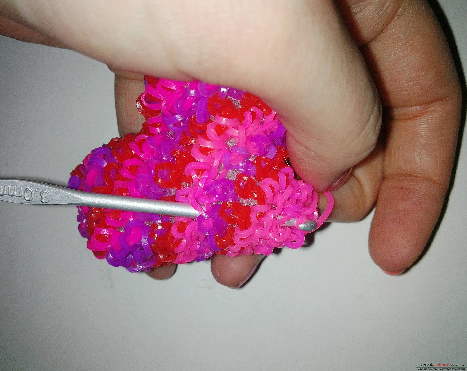 Weaving from rubber: hearts with their own hands. Photo Number 9