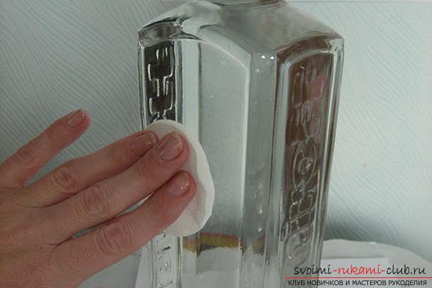 Hogyan készítsünk dekoupage palackokat harisnyannyal. Fotó # 2