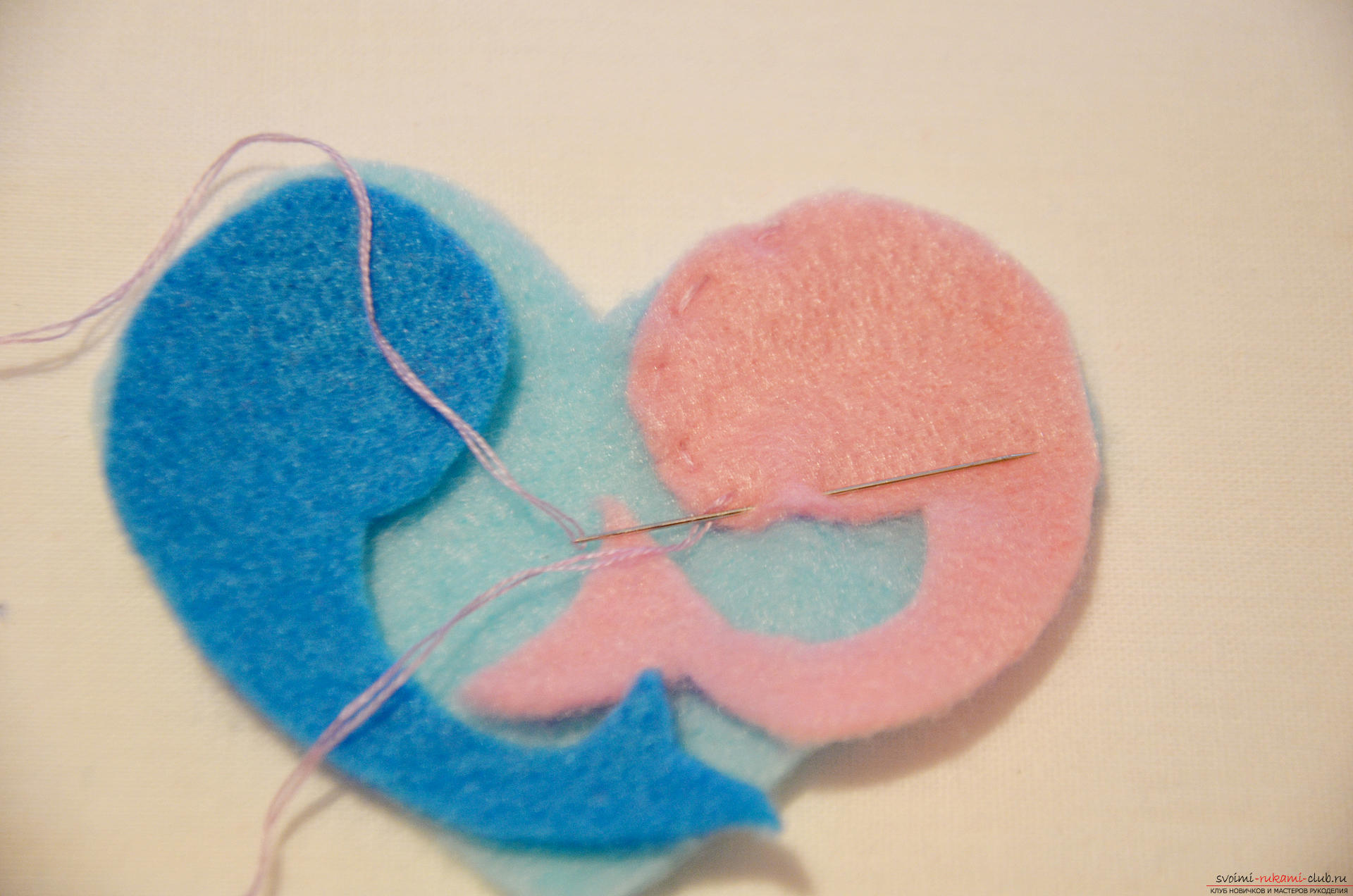 This master class will teach how to sew the original valentines on February 14 - fish from felt .. Photo # 5