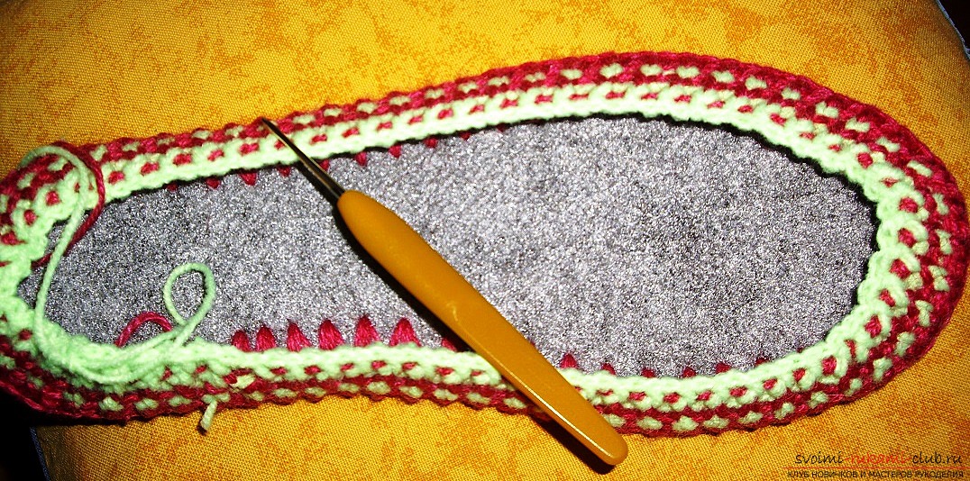 comfortable home slippers, crocheted. Picture №3