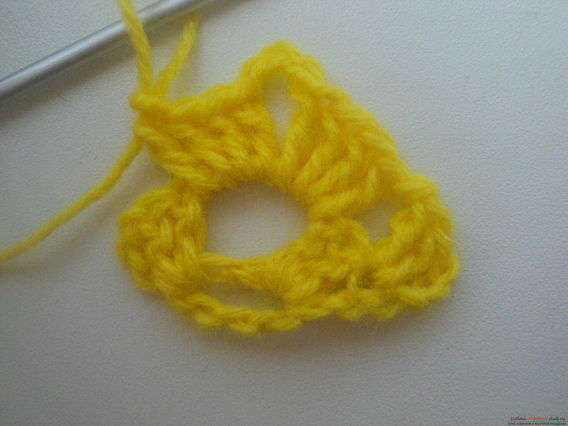 This detailed master class of crochet for beginners will teach how to crochet the openwork kerchief. Photo # 6