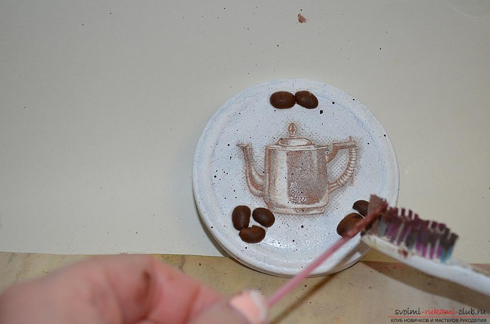 This master class will teach you how to make decoupage of coffee cans by yourself. Photo # 9
