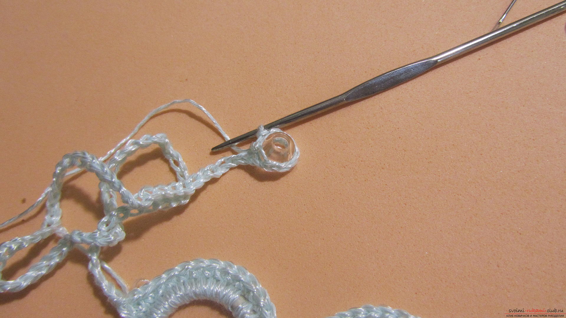 Denne mesterklasse vil lære dig at lave smykker selv, en hjemmelavet halskæde kan hækles. Foto №27
