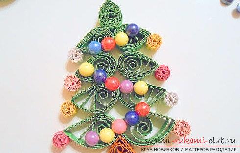 The technique of quilling a Christmas tree with your own hands is a master class. Photo №6