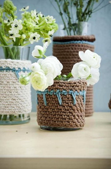 Vases from cans - we knit warm covers