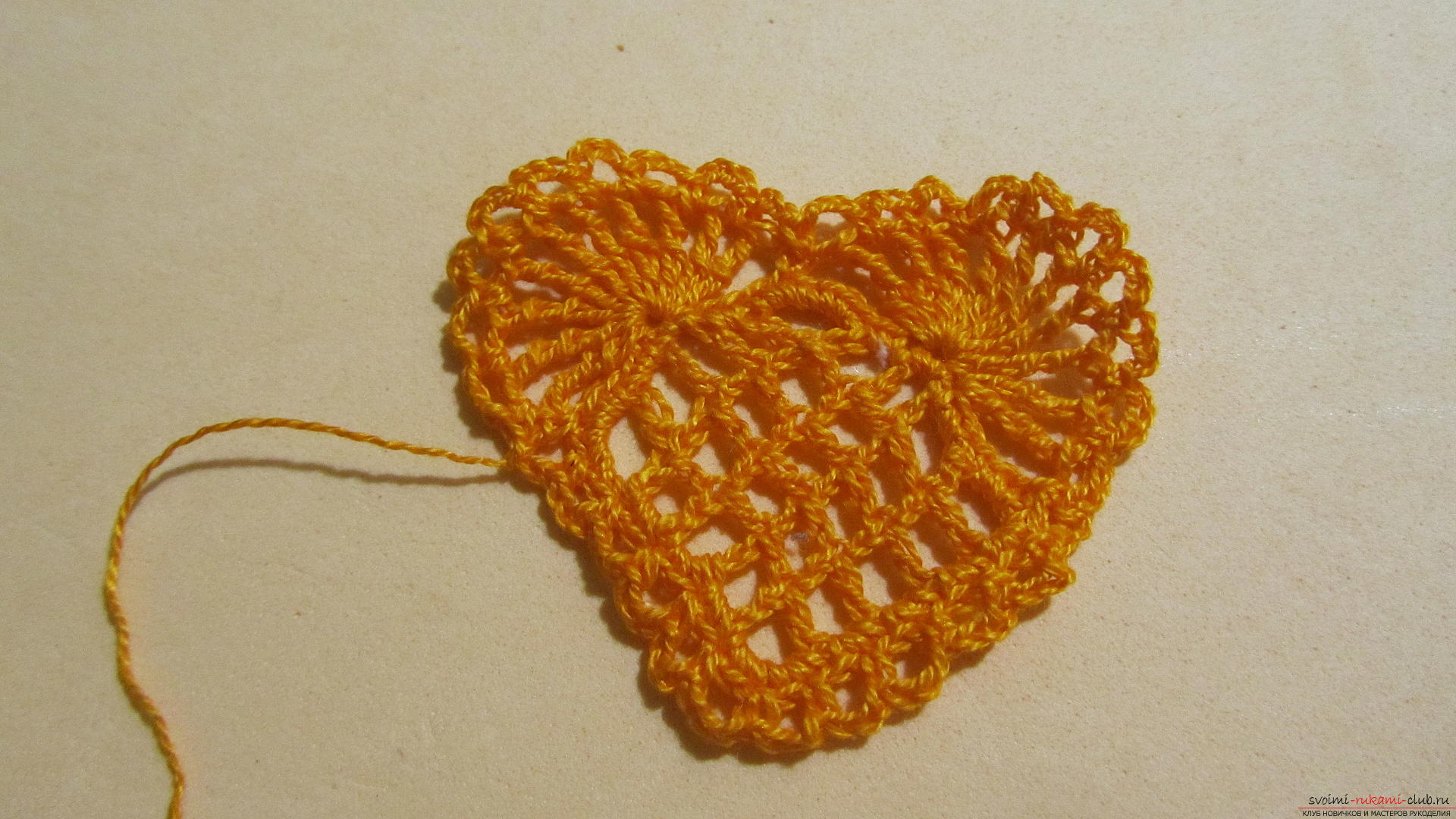 This detailed master class will teach you how to crochet beautiful valentines .. Photo №19