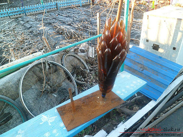 Crafts from plastic bottles, hand-made articles for the garden, how to make a palm from plastic bottles with their own hands, step-by-step instructions explaining the photo .. Photo # 10