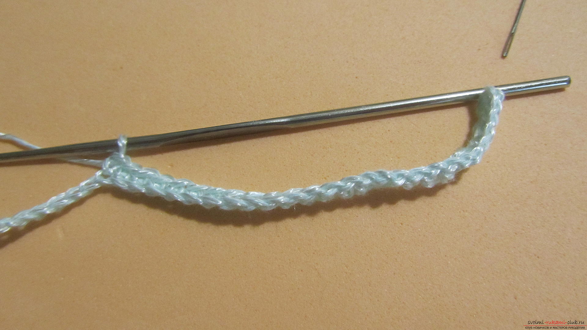 Denne mesterklasse vil lære dig at lave smykker selv, en hjemmelavet halskæde kan hækles. Foto №29