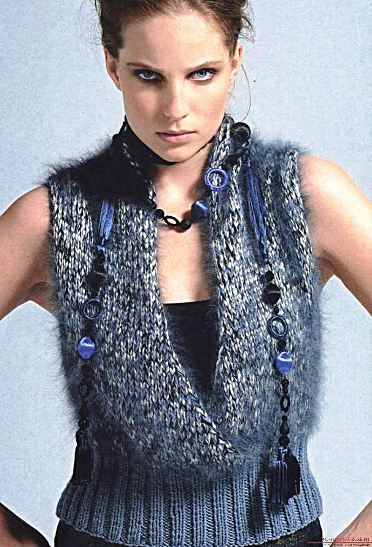 short knitted women's vest. Photo №6
