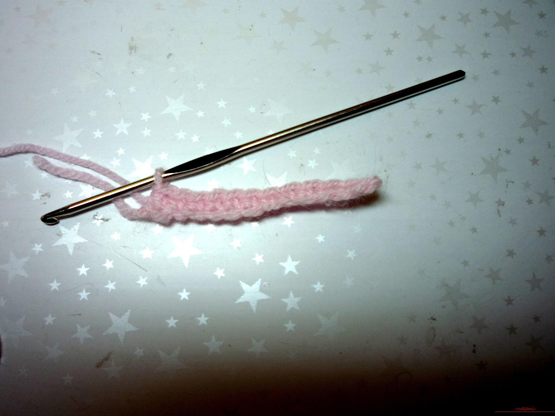 A detailed master-class will teach how to crochet a toy - an amenity in the amigurumi style. Picture №3