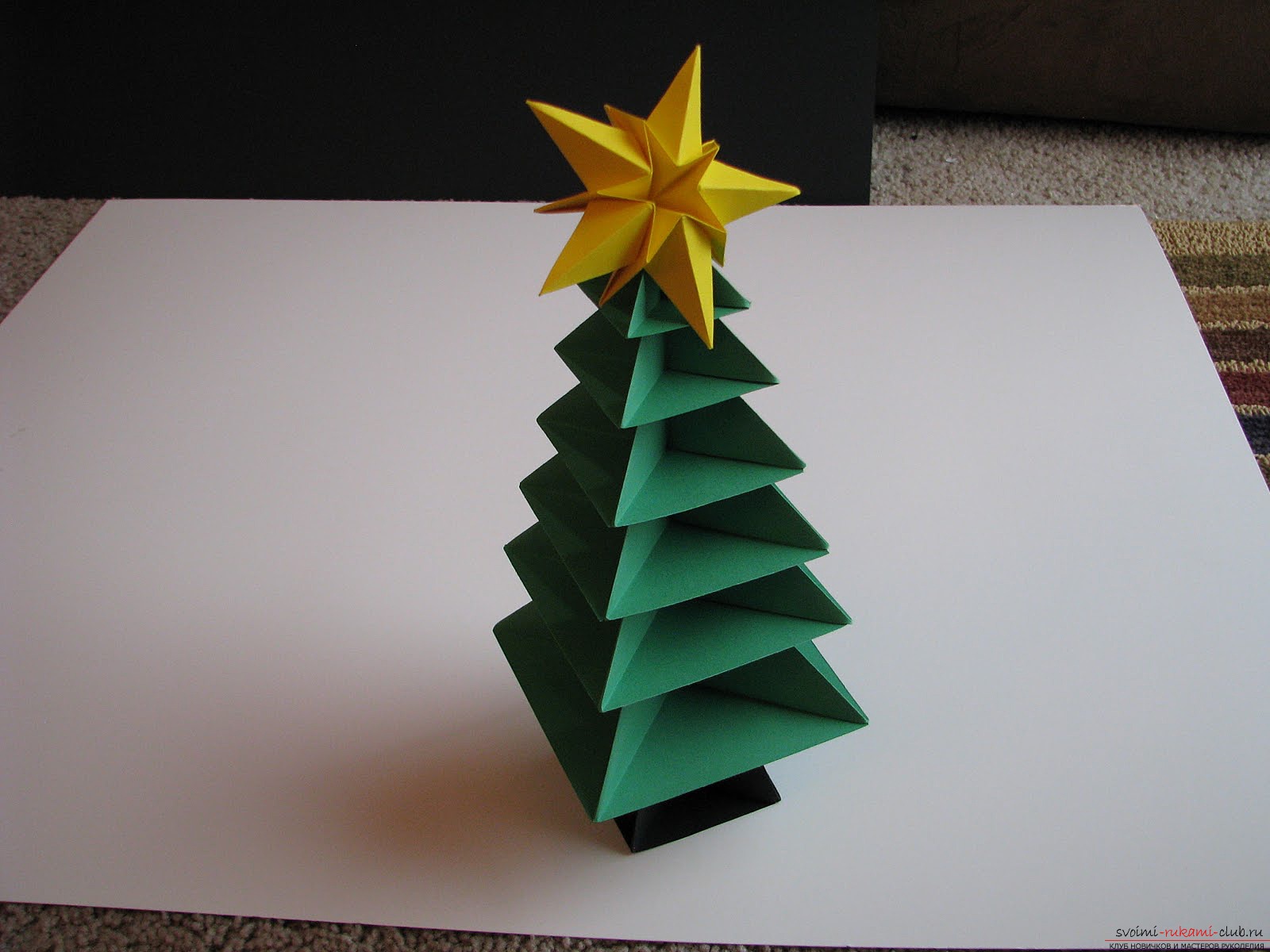 New Year origami. Origami-Christmas tree with their own hands and for free .. Picture №1