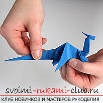 Origami lovers who are looking for a dragon scheme are welcome. In this article, you will understand the step-by-step instruction for the execution of such a mysterious character as a dragon. Photo # 35