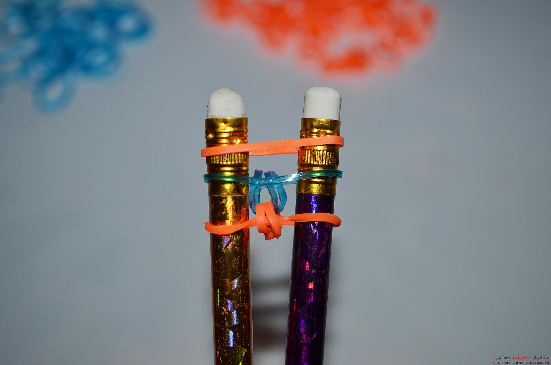 Photo to the lesson on making a bracelet from colored rubbery "Fish tail" on pencils. Photo Number 11