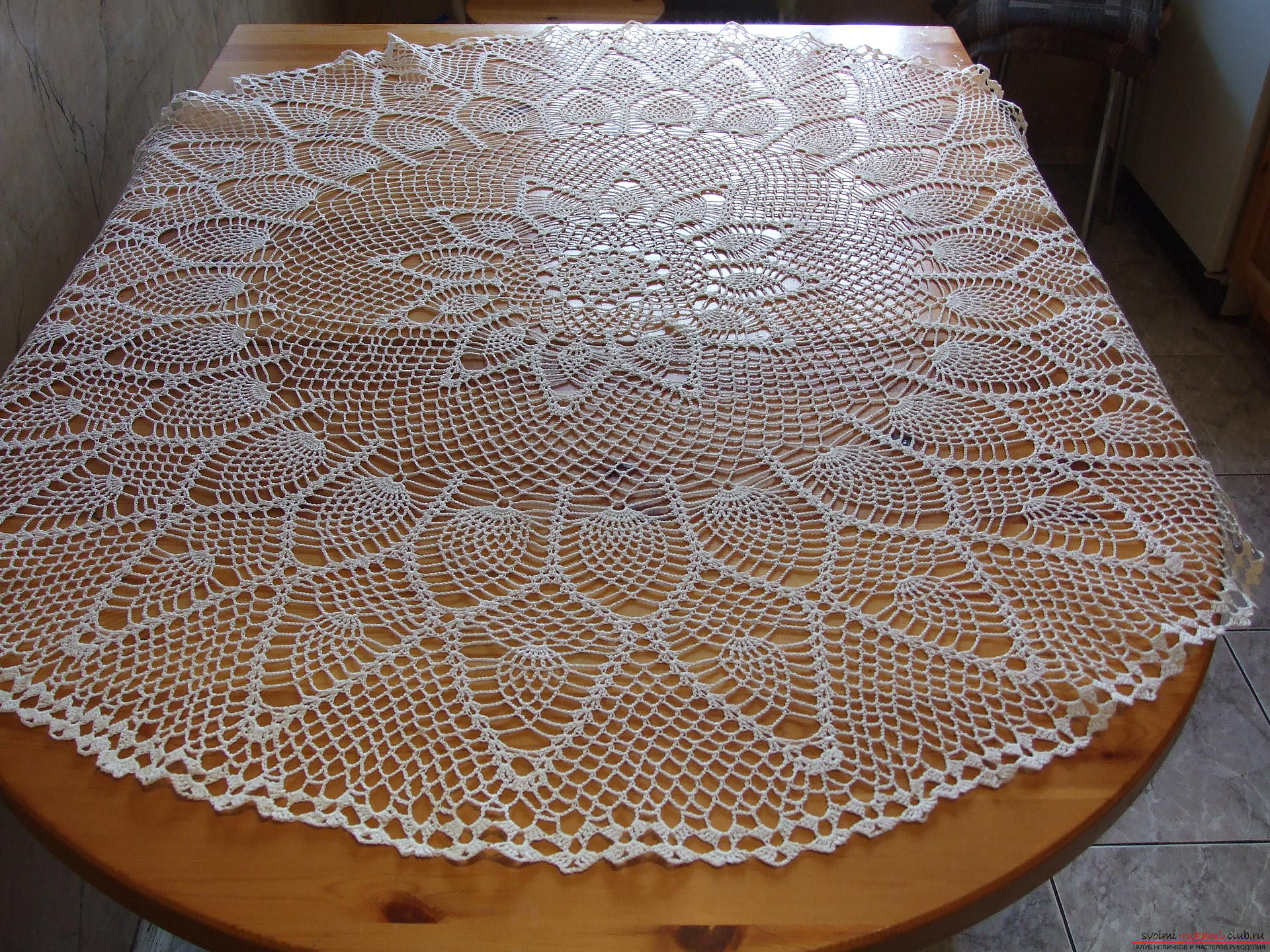 White tracery tablecloth, crocheted. Photo №4