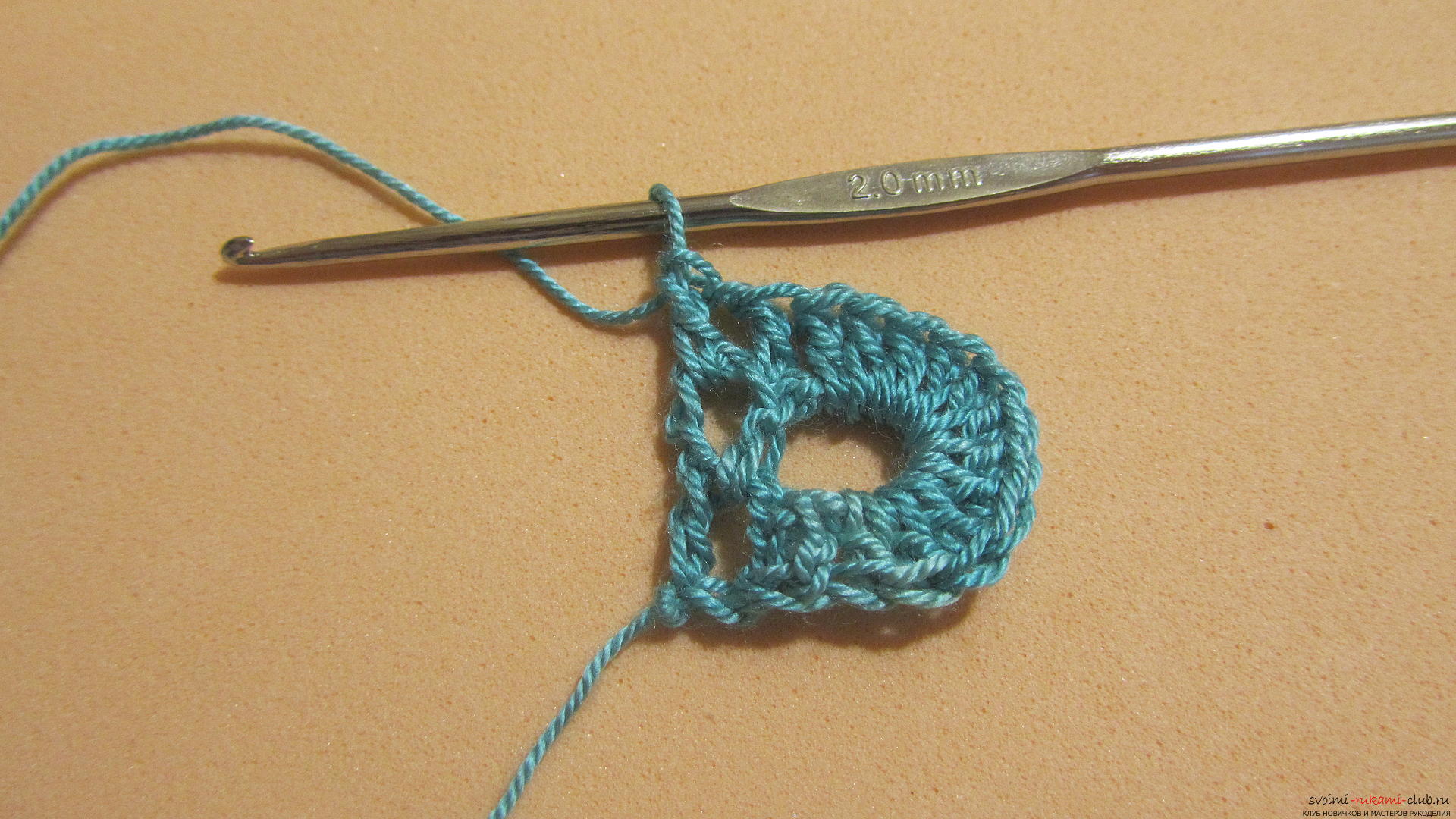 The master class will tell you in detail about crochet work on an openwork scarf. Picture №10