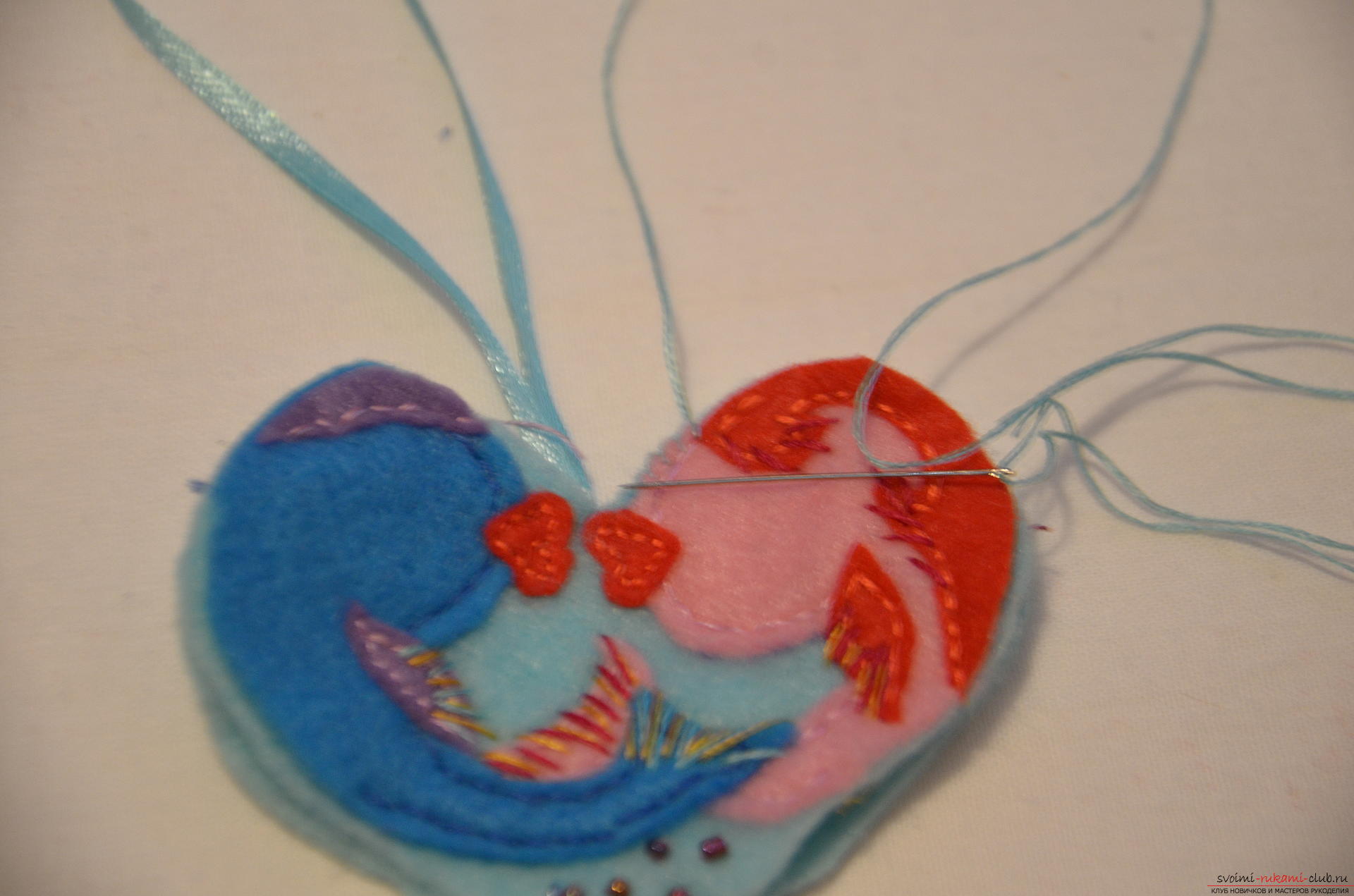 This master class will teach how to sew the original valentines on February 14 - fish from felt .. Photo # 11