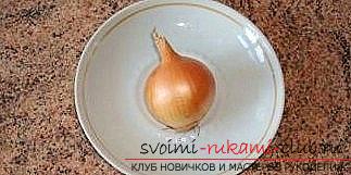How to make beautiful and original products fromvarious vegetables, step-by-step photos and instructions for creating flowers from onions, mokovi, red cabbage and Peking cabbage, handmade pumpkin in carving techniques. Picture №10
