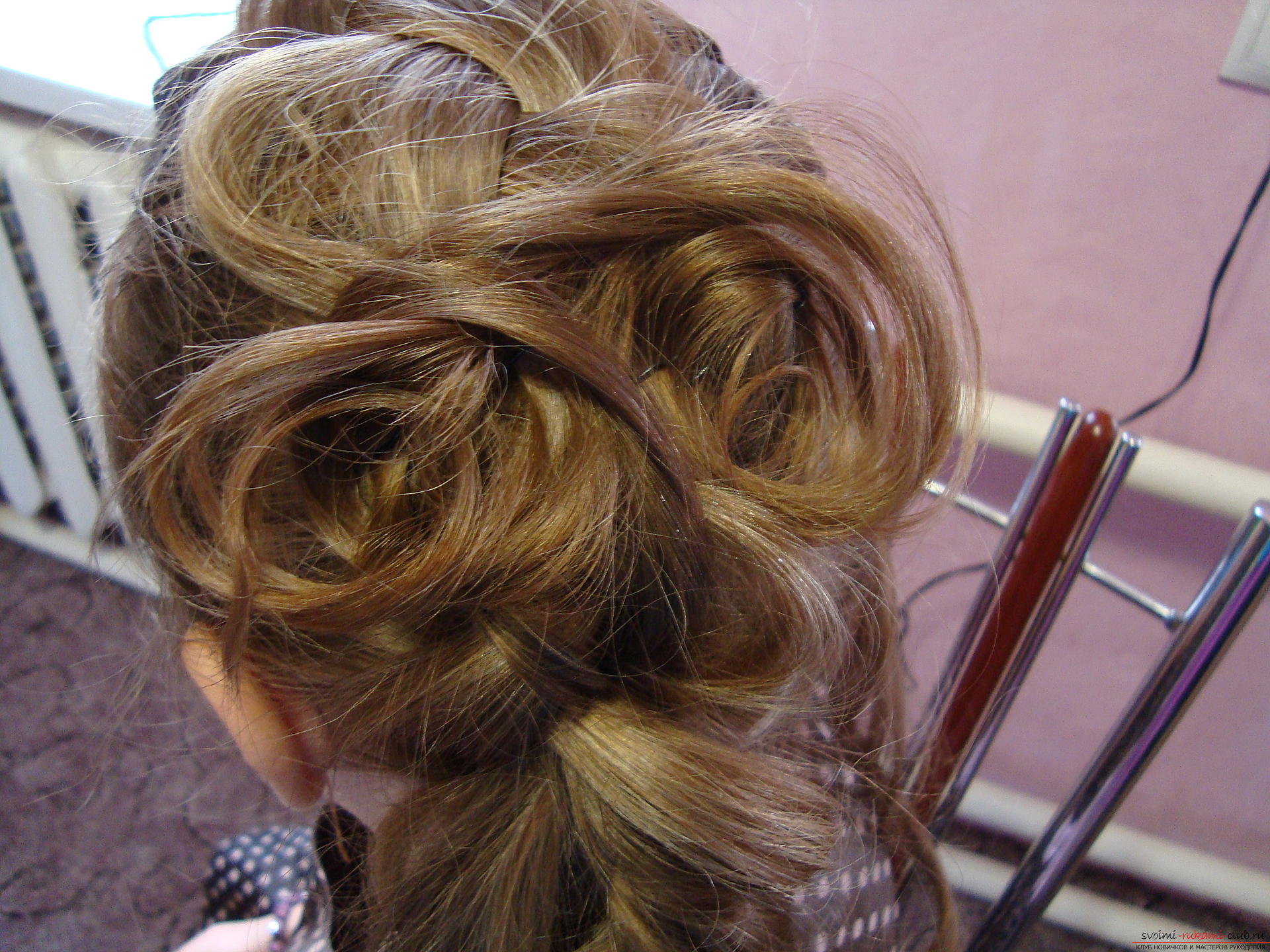 Festive hairstyles on the long are very diverse, this master class presents a hairstyle for a girl with long hair .. Photo # 7