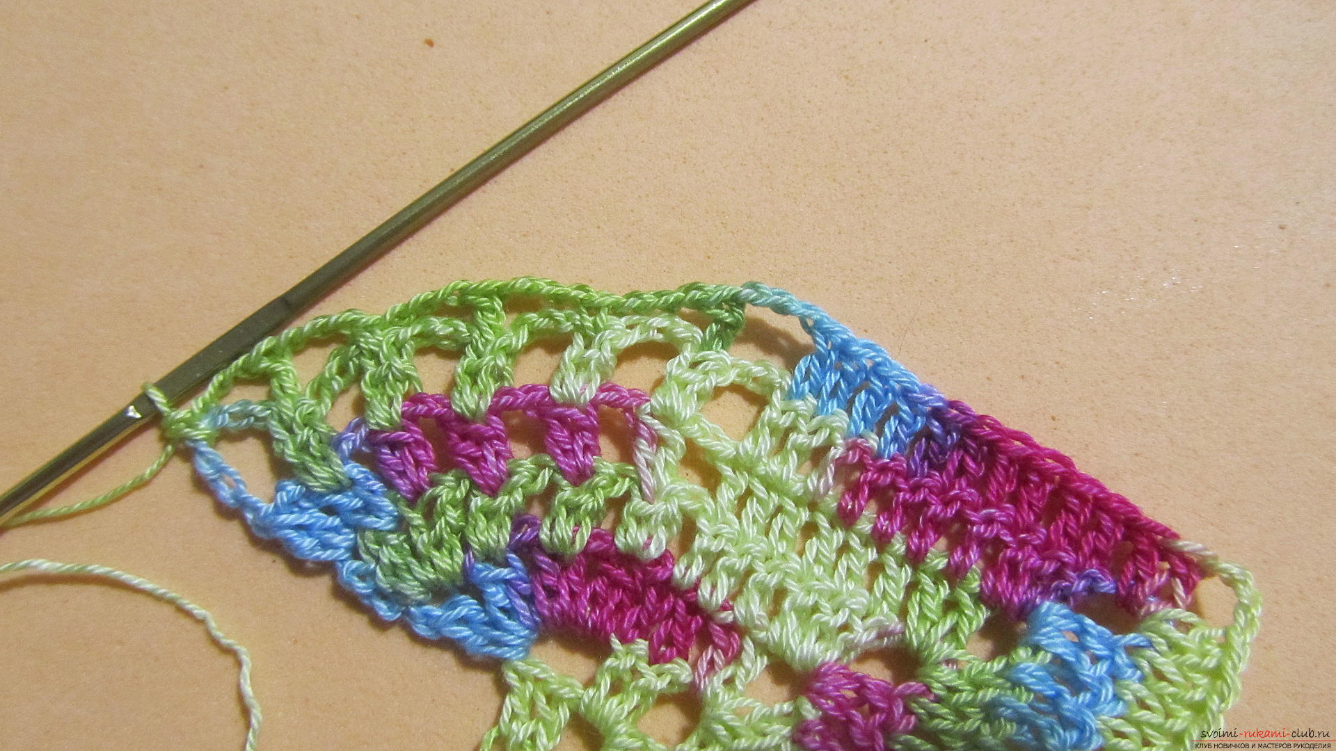 This master class with a pattern and description of crochet will teach you how to knit lace with hearts .. Photo # 40