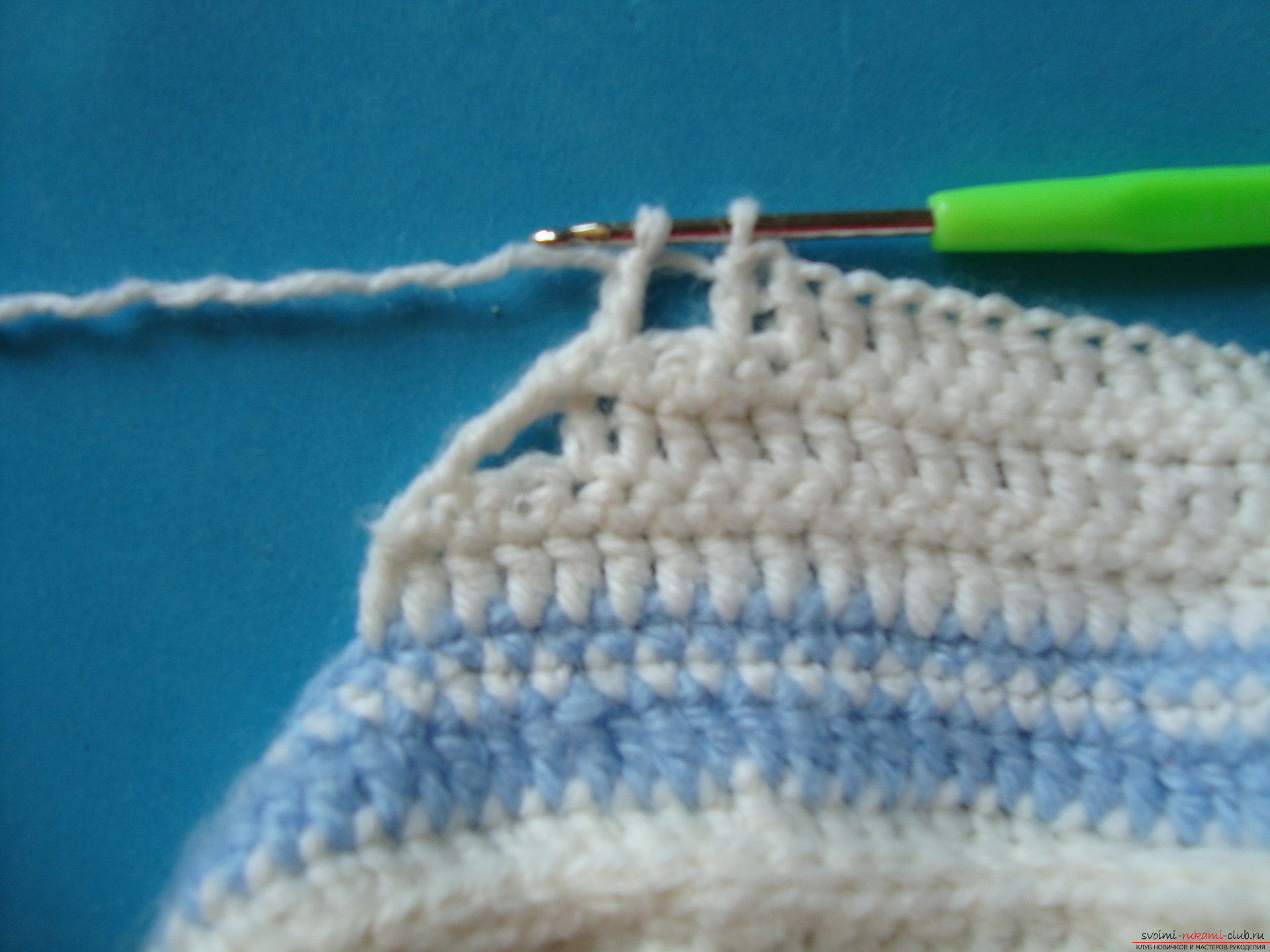 Step-by-step instruction on crocheting sneakers for a boy. Photo Number 18