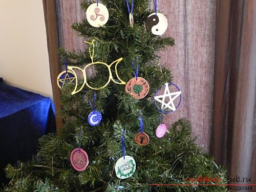 How to make crafts on a Christmas tree. Crafts from wire. Photo-materials for free .. Picture №1