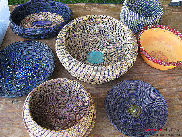 Weaving of the original basket of pine needles with explanations and phased photos .. Photo # 3