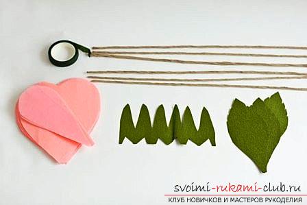 How to make original crafts for springWomen's Day - March 8, step-by-step photo creation frameworks for photos, topiary, crafts in the style of the suite design and a bouquet of huge roses from corrugated paper. Photo Number 11