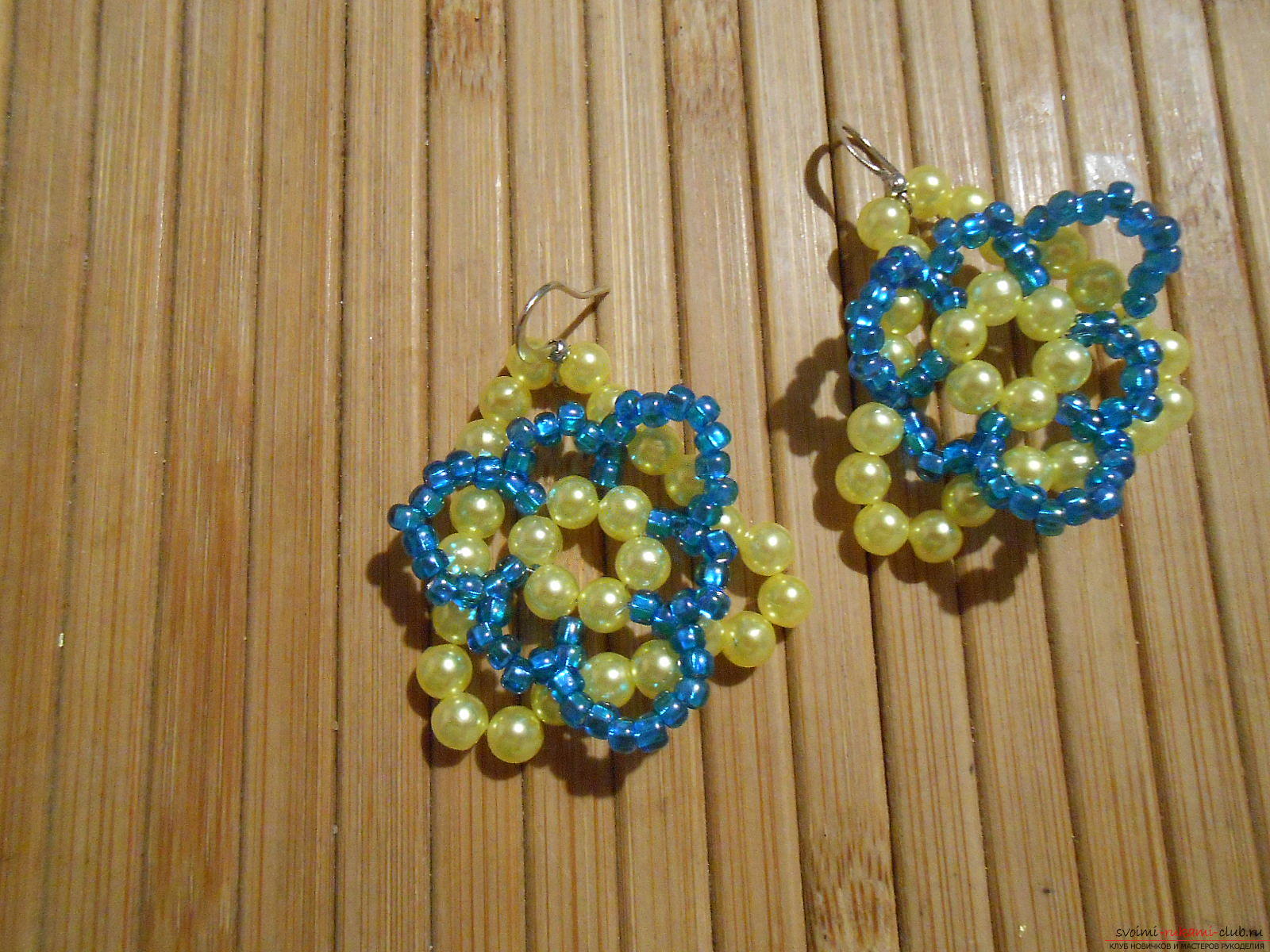 This master class of weaving from beads will tell you how to weave the earrings yourself. Photo # 1