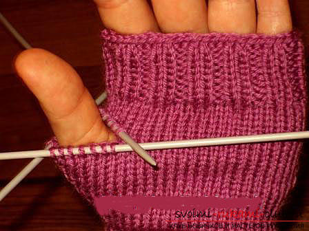 We knit beautiful mittens with our own hands. Photo №6