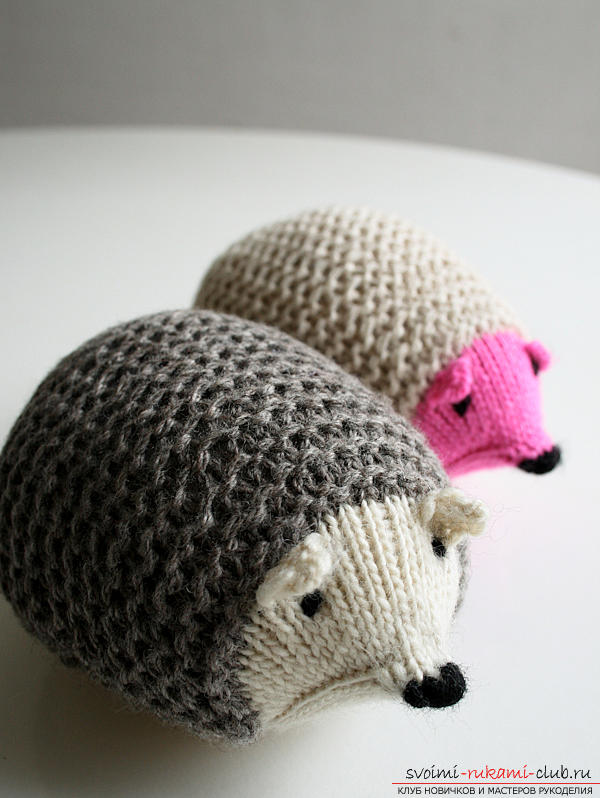 We learn to knit crocheted hedgehog with hands with detailed instructions and photos .. Photo №14