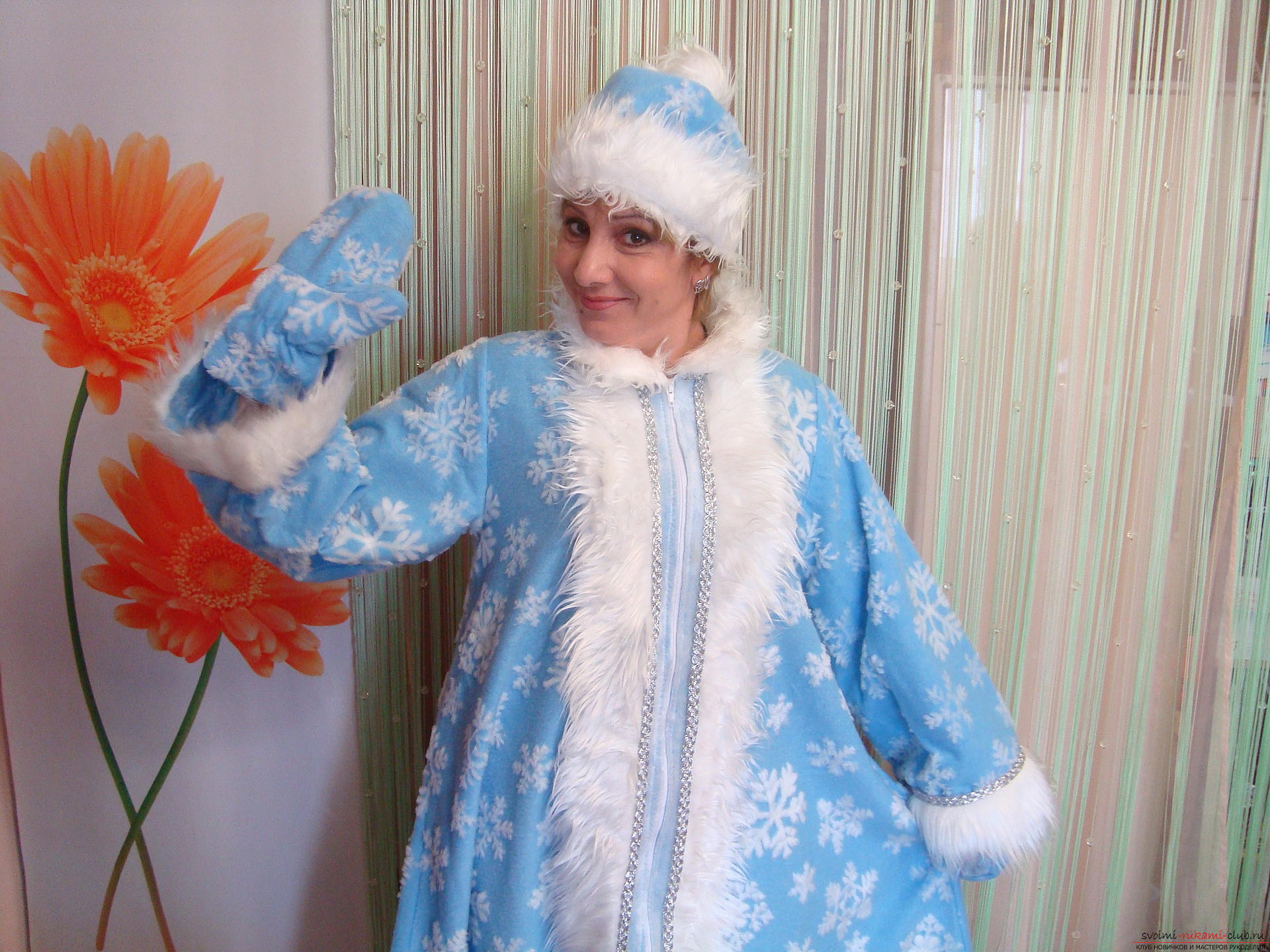 Як зробити костюм Снігуроньки як карнавального костюма для Нового року. Докладний майстер-клас з фото та відео допоможе зшити костюм Снігурки навіть початківцям майстриням .. Фото №1