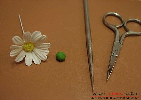 We make a daisy flower with the help of polymer clay - a master class for a beginner. Photo №6
