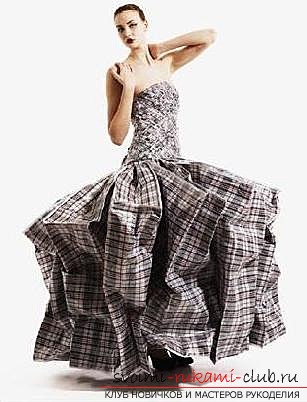 A dress from garbage bags. Photo # 2