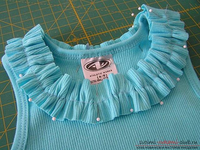 Instructions for sewing a simple and beautiful dress from a T-shirt for the new year and a photo .. Photo # 4
