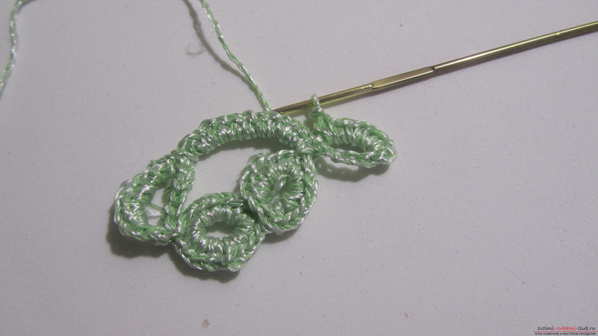 This master class will tell you how to create a crocheted knitted braid in the technique of ribbon lace. Photo number 16