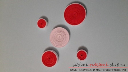 photoinstruction on the creation of an unusual New Year's picture in the quilling technique. Photo №8