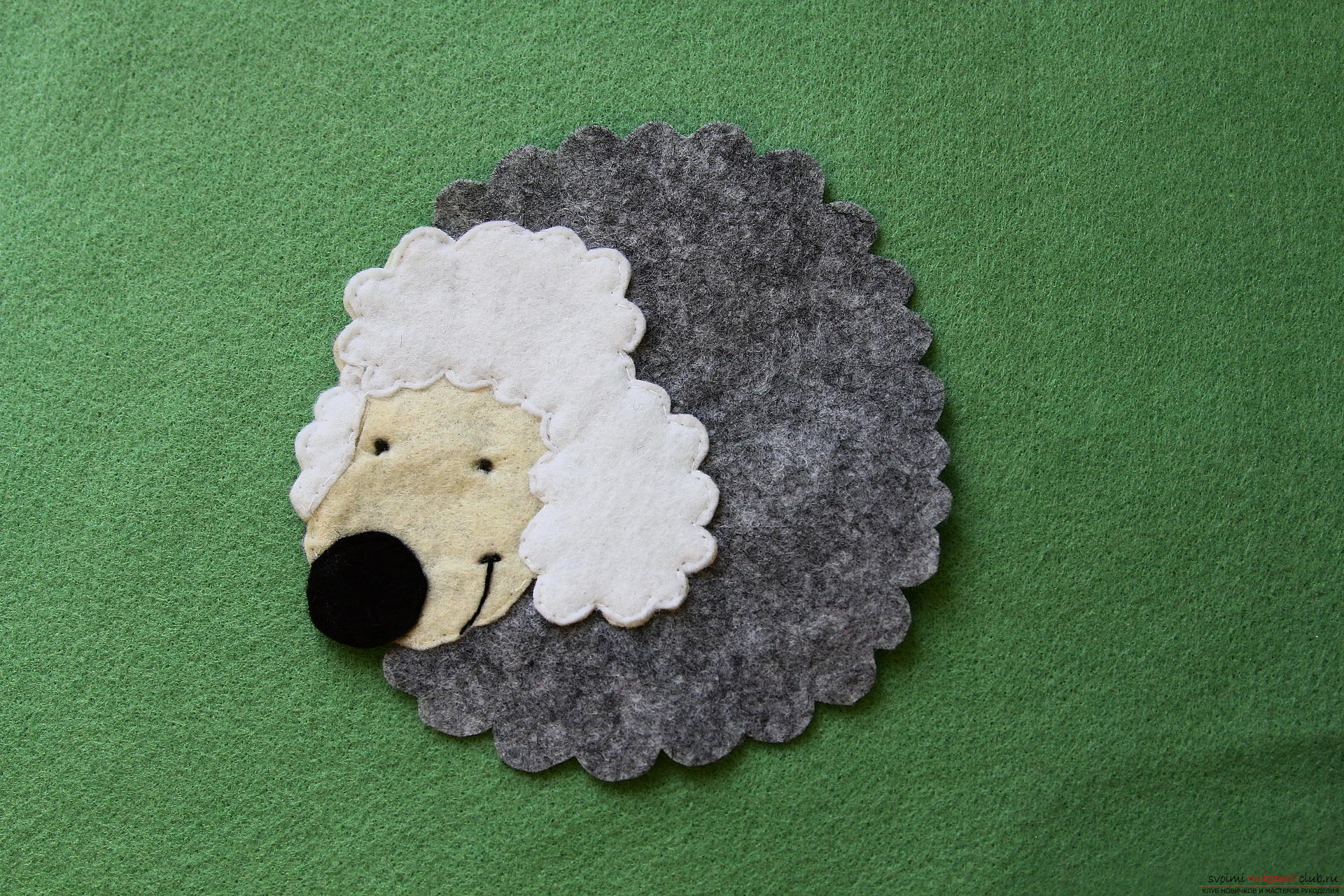 This master class will teach how to sew a toy Dolly from sheep's felt with her own hands. Photo # 12