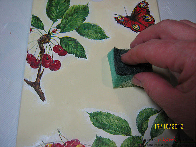 Decoupage cutting board with photo and master class. Photo №7