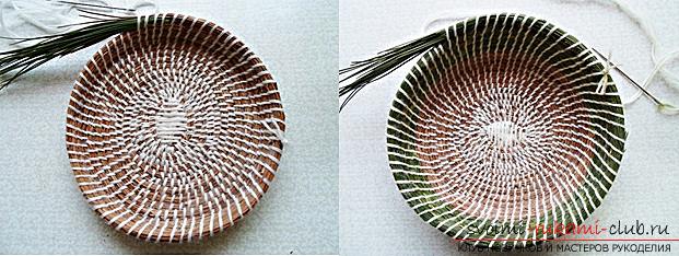 Tissage du panier original d'aiguilles de pin avec des explications et des photos en phase. Photo # 14