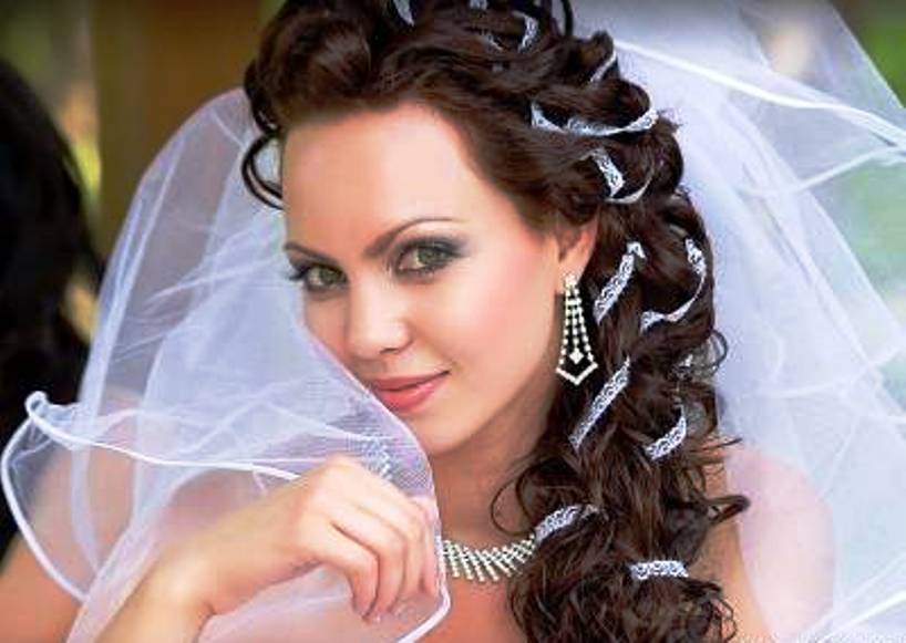 Hairstyles with veil for long hair. Photo №6