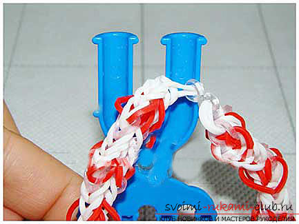 How to weave a bright bracelet from the rubber bands to Valentine's Day with your own hands. Photo # 23