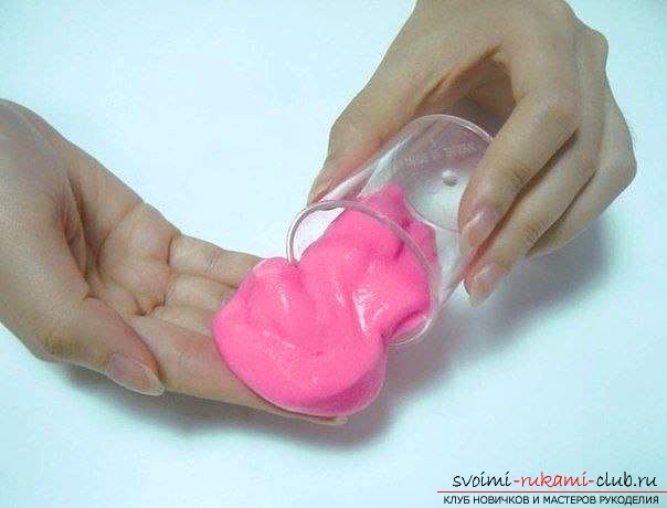 An interesting toy for children, lizun-own hands. Photo №1
