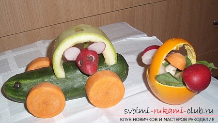 Autumn crafts from vegetables and fruits. Photo number 16