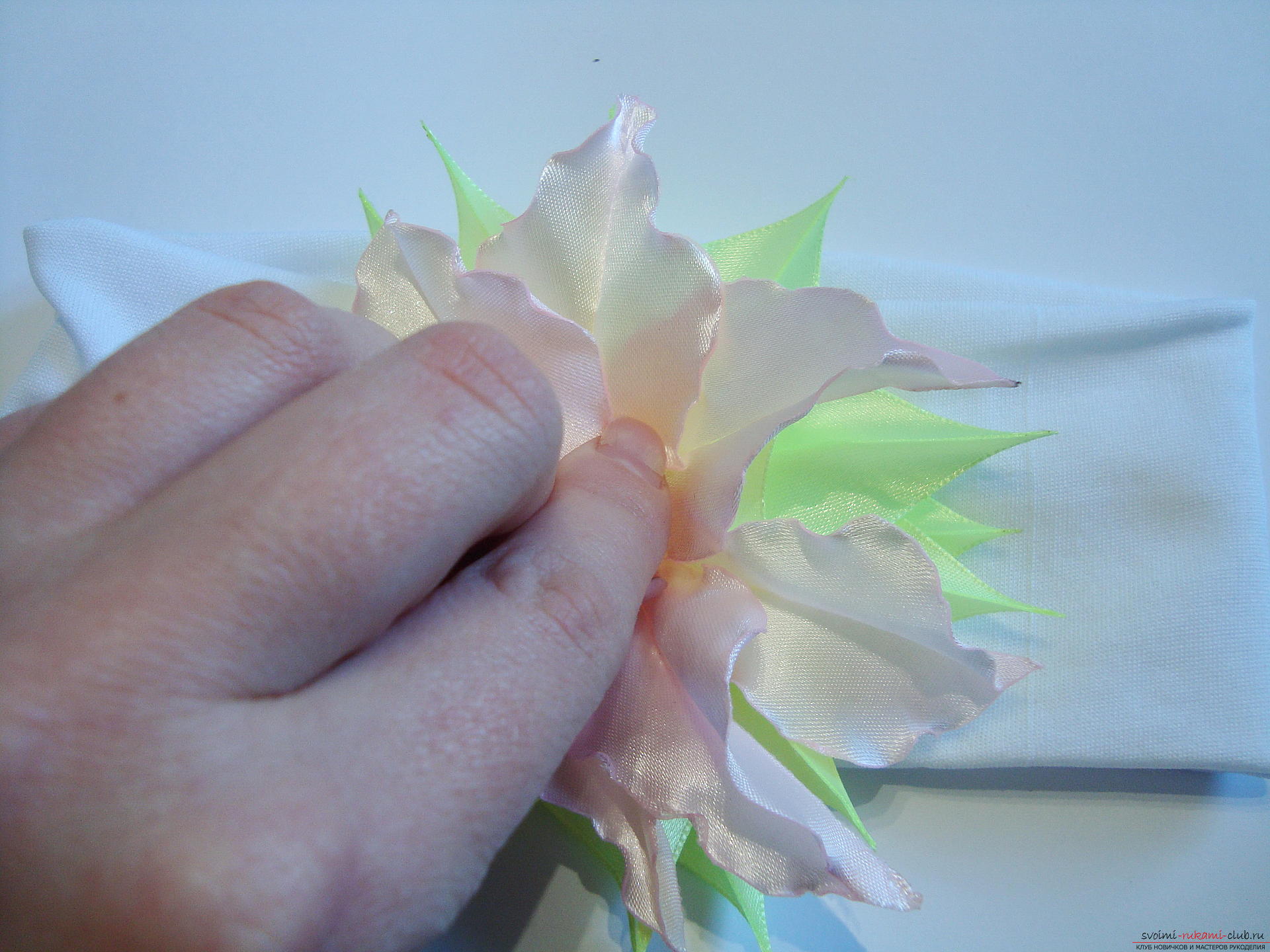 Liliai Kanzashi from the ribbons - we master ourselves. Photo №13